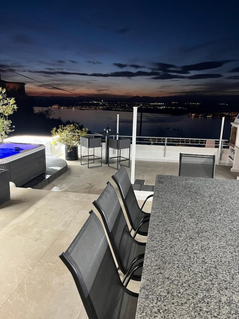 Appartement Duplex Rosas Avec Terrasse Magnifique Jacuzzi Vue Mer Luaran gambar