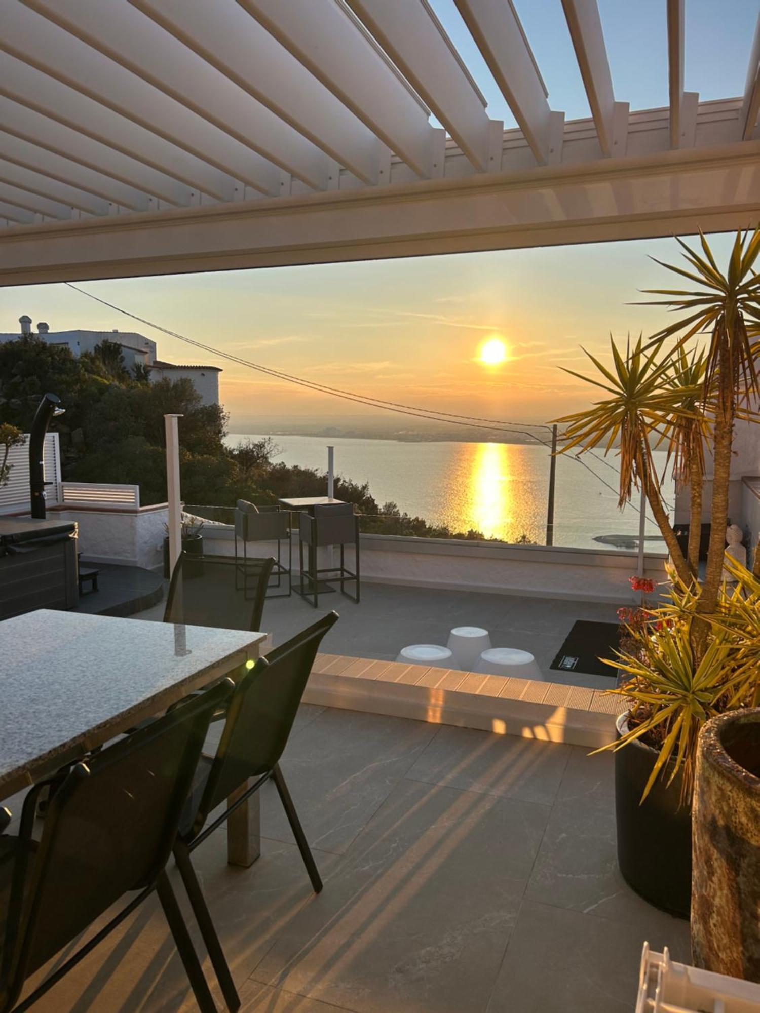 Appartement Duplex Rosas Avec Terrasse Magnifique Jacuzzi Vue Mer Luaran gambar