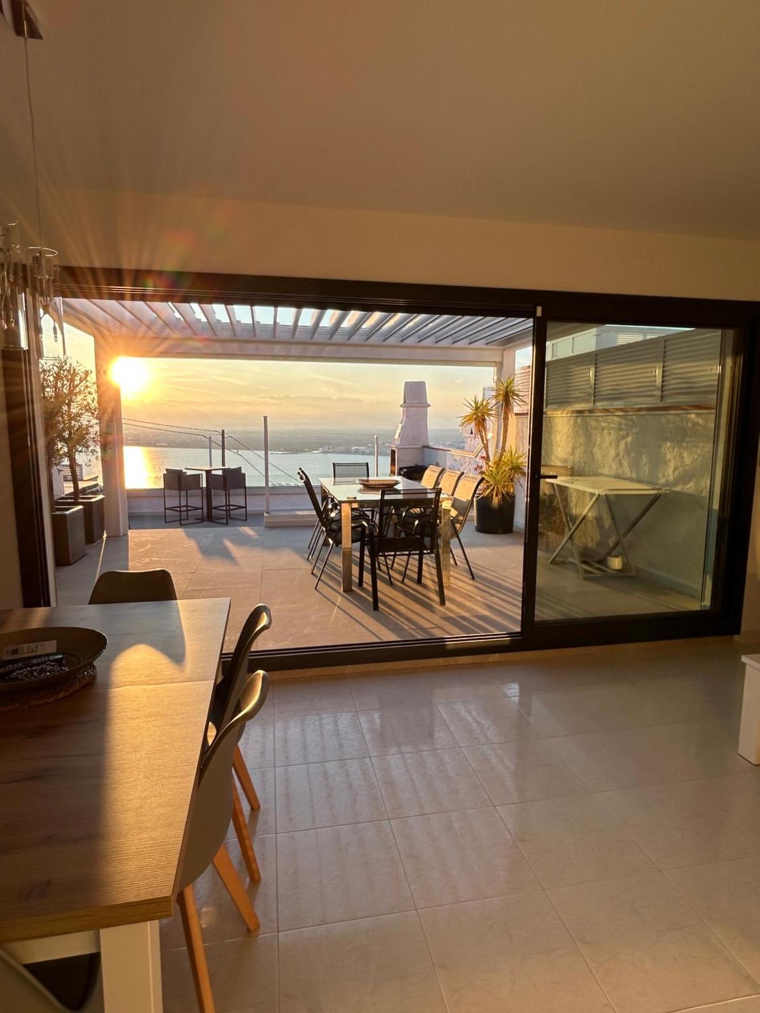 Appartement Duplex Rosas Avec Terrasse Magnifique Jacuzzi Vue Mer Luaran gambar